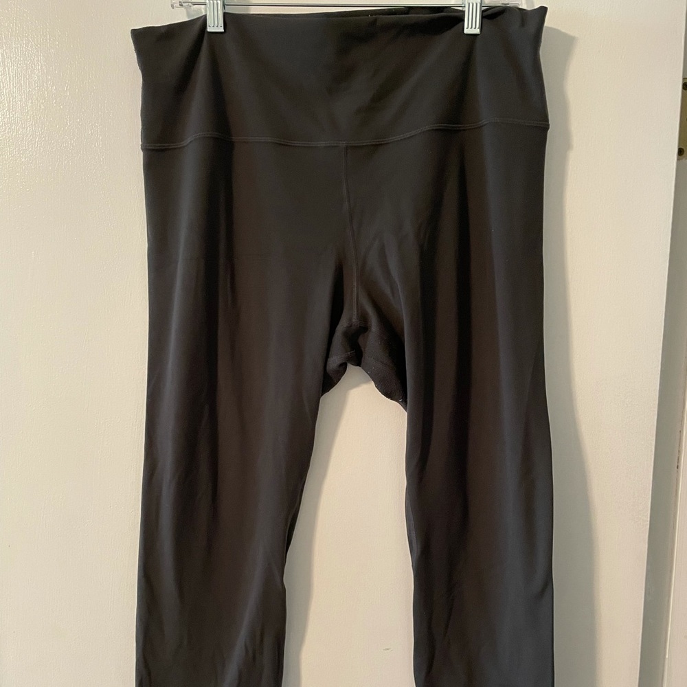 Dark grey lululemon size 16 aligns 25 inch inseam